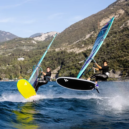 Deska Windsurfingowa Fanatic JAG LTD Foil 2022